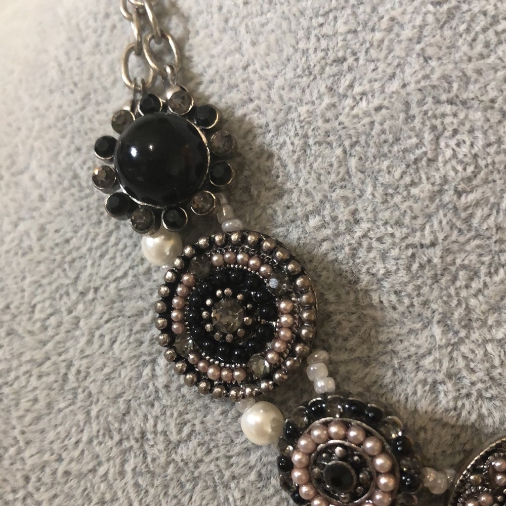 Statement necklace! - Picture 4 of 6